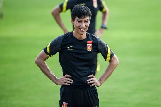 叶辰这时候开口道：你这个做姑姑的，从来没关心过我、没帮助过我也就算了，毕竟人生就是这样，靠山山倒、靠人人跑，人得学会靠自己，但是你不但没帮过我，还来挑拨我跟我老婆之间的关系，你到底是什么居心？。